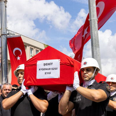 Son yolculuğuna uğurlandı