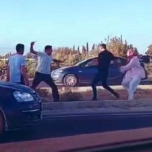 Trafikte bıçaklı kavga