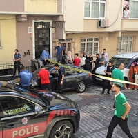  İstanbul'da aile faciası: Anne öldü, baba ağır yaralı, çocuk gözaltında