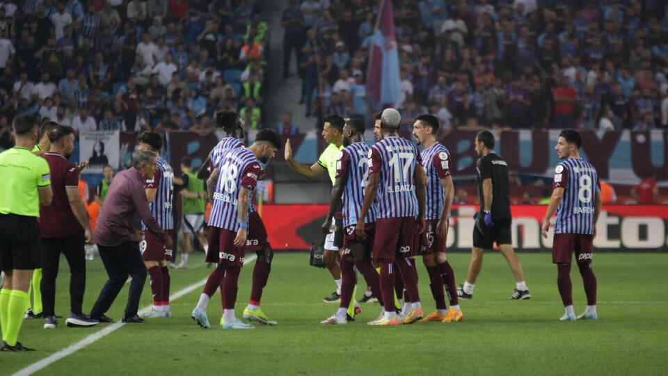 Trabzon'da kırmızı kart VAR!