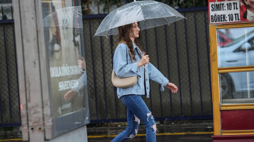 Meteoroloji'den uyarı! Bu saatlere dikkat! 5 bölgede sağanak!