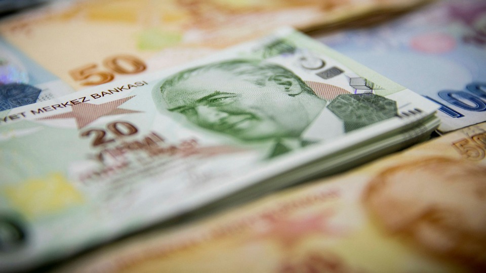 Bütçe 8 ayda 973 milyar TL açık verdi