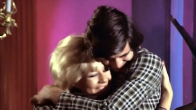 "Sonsuz özlem ve sevgiyle…"