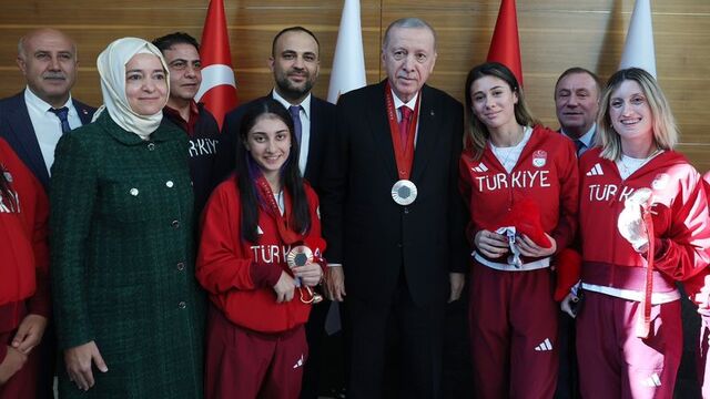 Erdoğan, Paralimpik sporcuları kabul etti