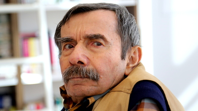 Erdal Öz Edebiyat Ödülü Necati Tosuner'e