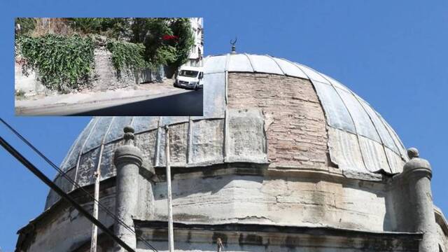 Kaplamaları döküldü, çeşmesi harabeye döndü