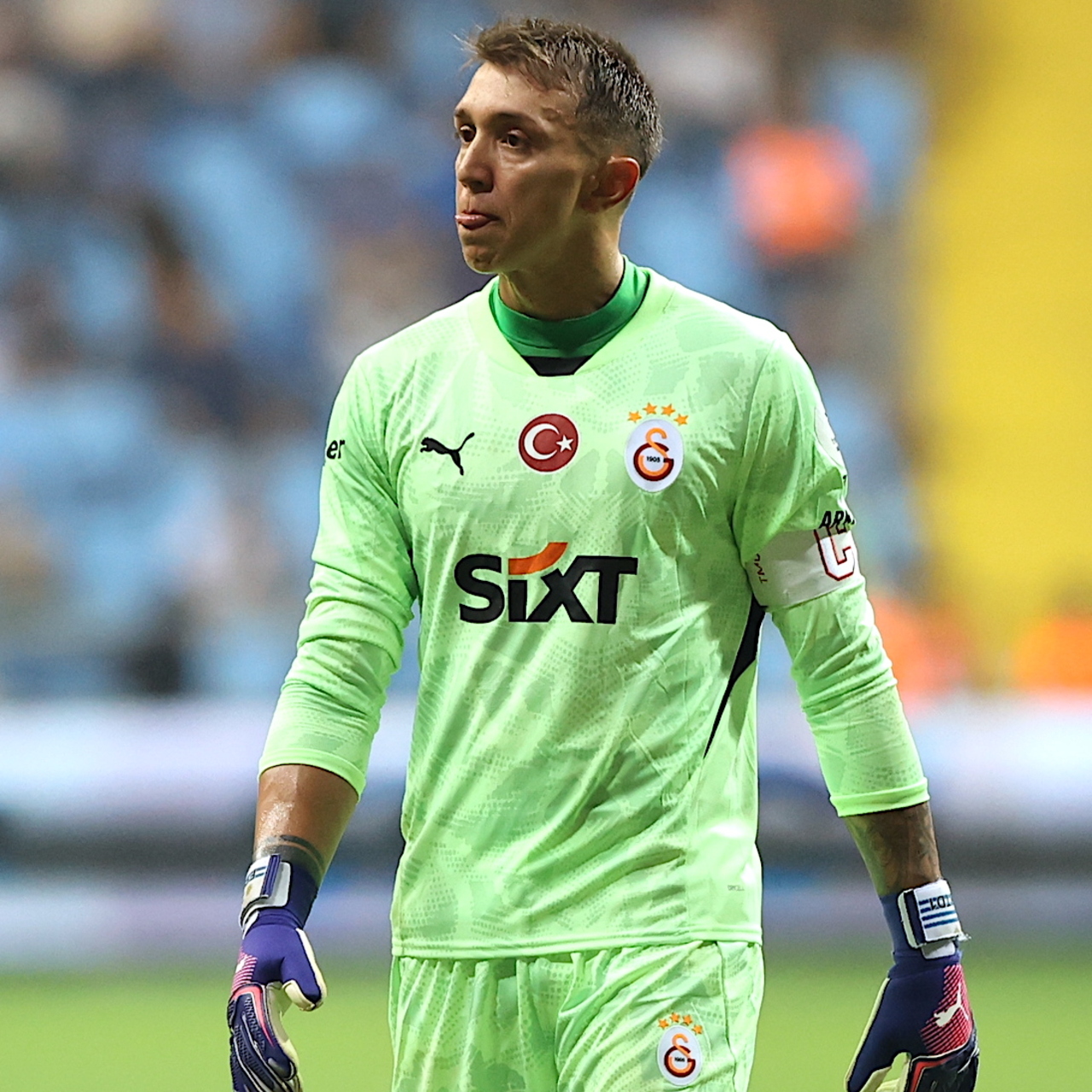 UEFA'dan Muslera'ya 3 maç ceza!