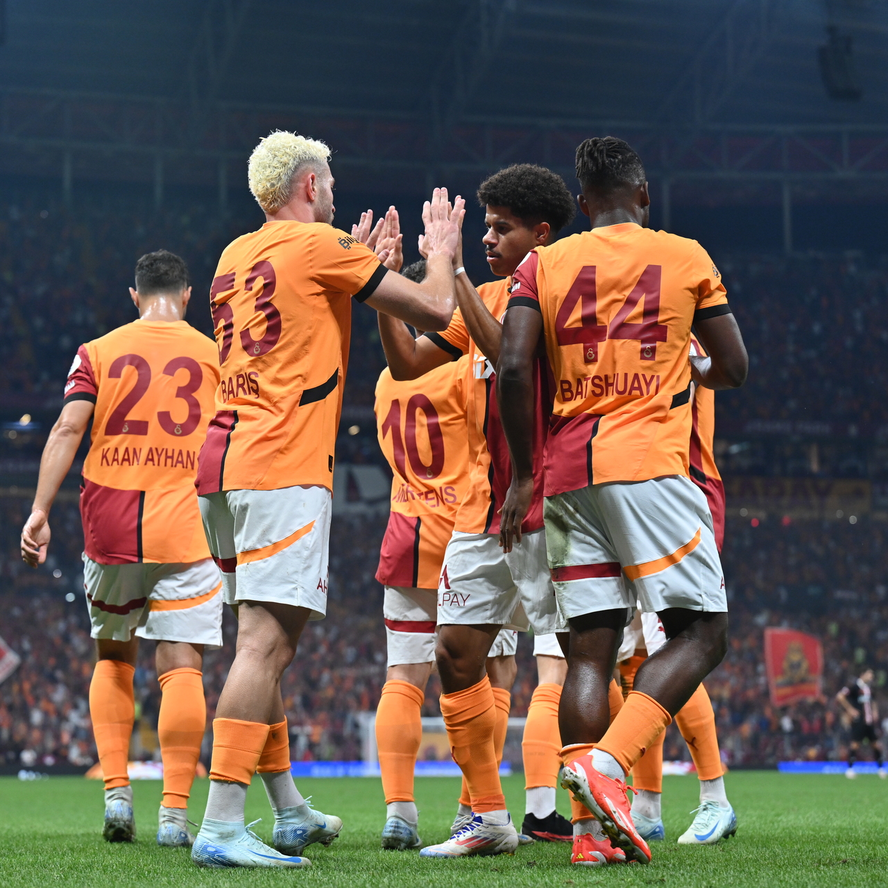 Galatasaray hata yapmadı, liderliği aldı!