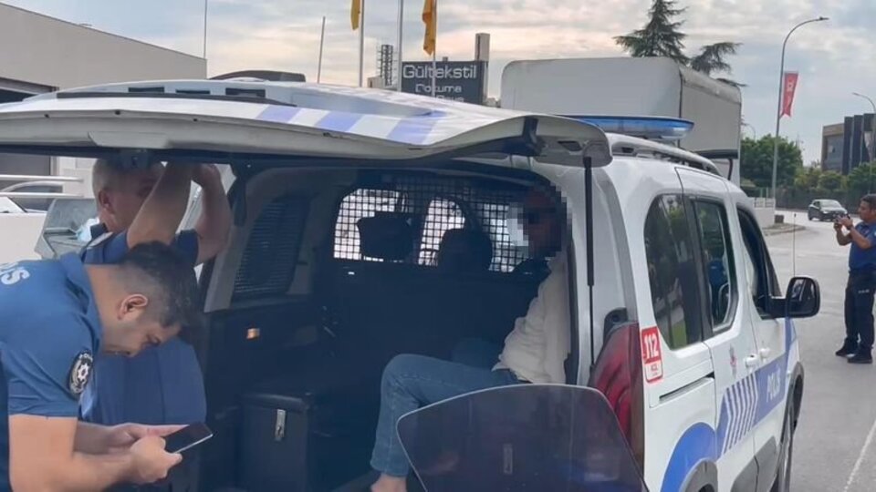 Husumetlisini vurdu! Polisi bekledi