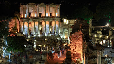 Efes Antik Kenti'nde Vivaldi melodileri