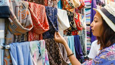 Turizm rekor kırarken yabancılar alışverişi kesti