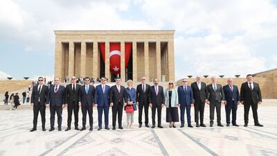 TFF Başkanı Hacıosmanoğlu'ndan Anıtkabir'e ziyaret