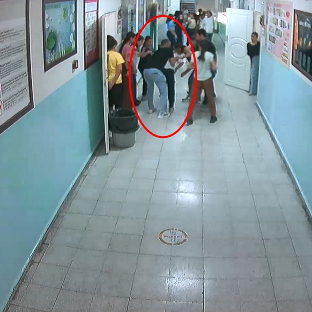 Heimlich manevrasıyla öğrencisini kurtardı
