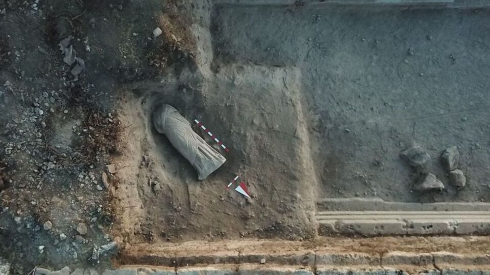 Uşak'ta Roma dönemine ait kadın heykeli