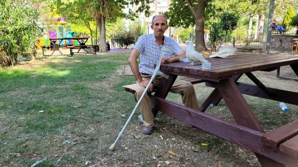 Ayağı sakat Paşa, tek bacağını kaybeden işçiye yoldaş oldu