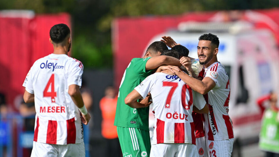 Ümraniyespor evinde farklı kazandı!