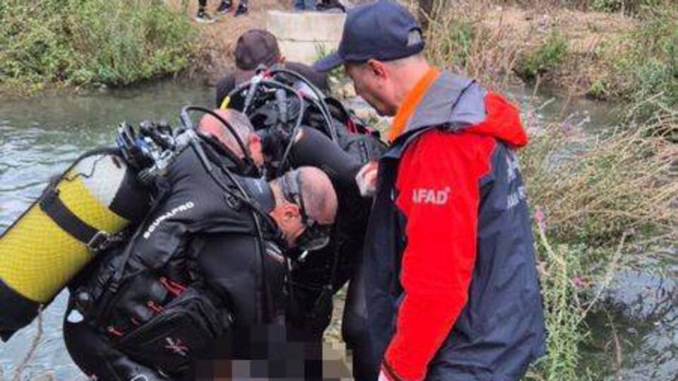 İki çocuğunu kurtarırken yaşamını yitirdi