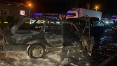 Kazada alev alan otomobilde yaşamını yitirdi