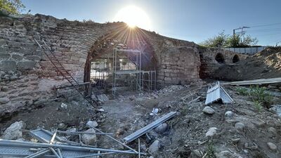 Kervanların geçtiği köprüde çalışma