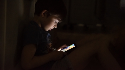 Yalnız çocuklar "siber zorbalığa" daha çok maruz kalabilir