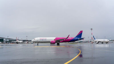 Üç hava yolu şirketi daha uçuşları askıya aldı