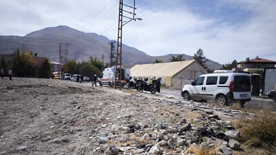 Genç kızı sokak ortasında katletti