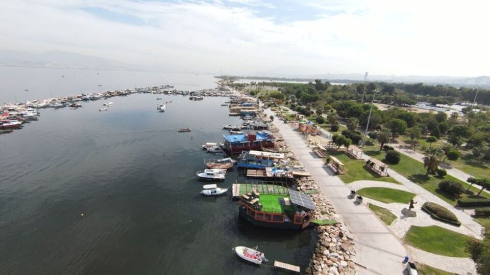 İnciraltı'nda "kaçak" temizliği