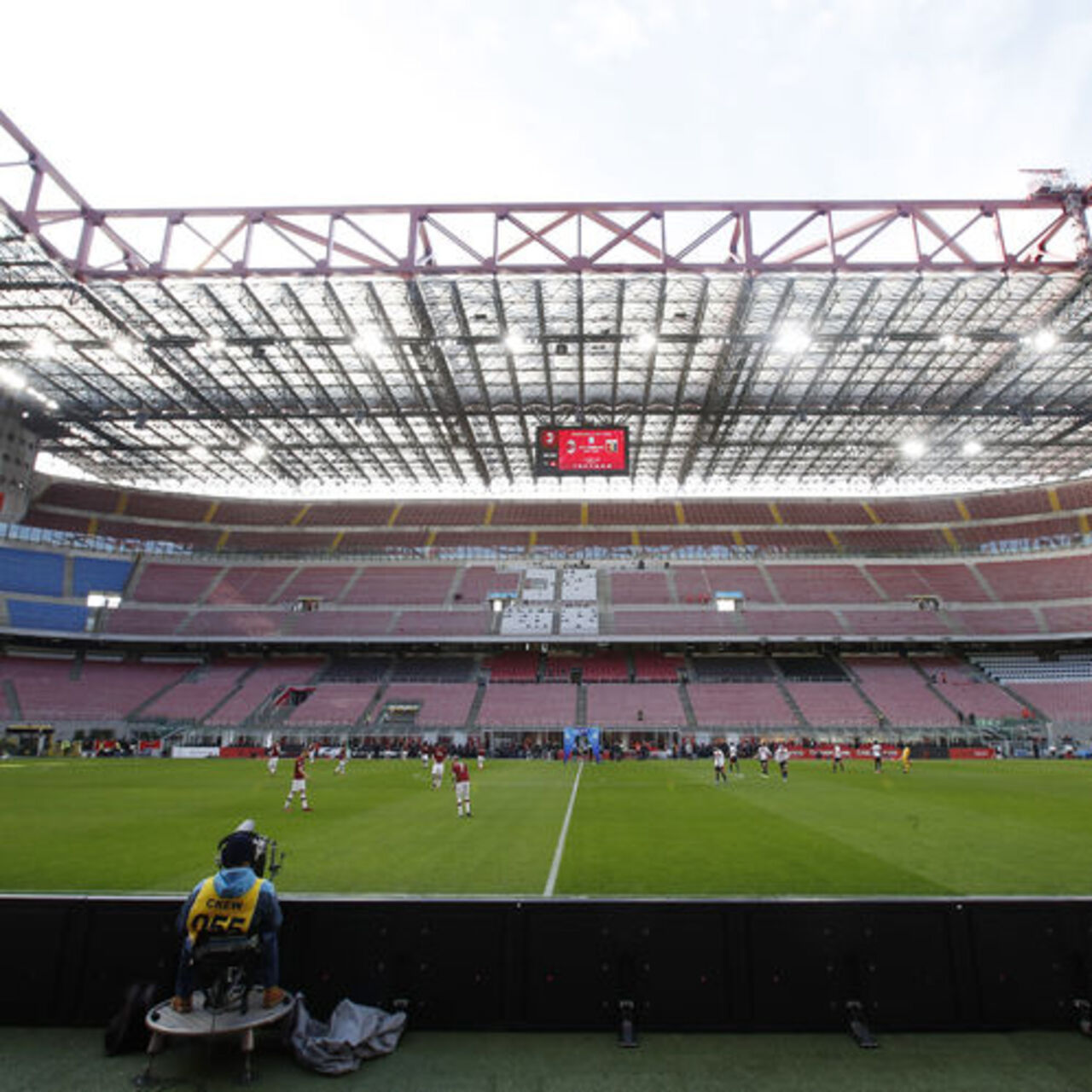 UEFA, finali San Siro'dan aldı!