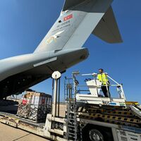 Türkiye'nin yardım uçağı Beyrut'ta