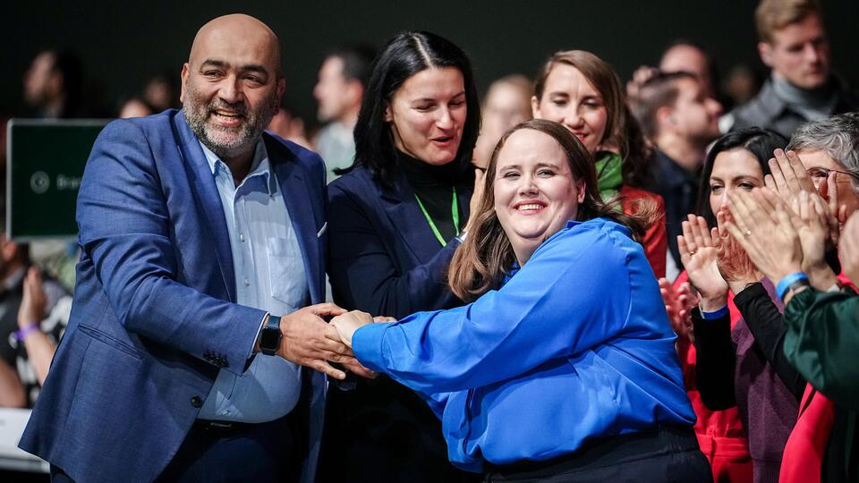 Alman Yeşiller Partisi liderleri istifa etti