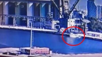 Denize düşen otomobilin sürücüsü öldü; kaza anı kamerada