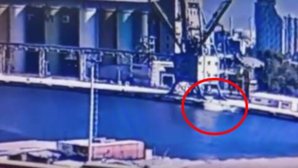 Denize düşen otomobilin sürücüsü öldü; kaza anı kamerada