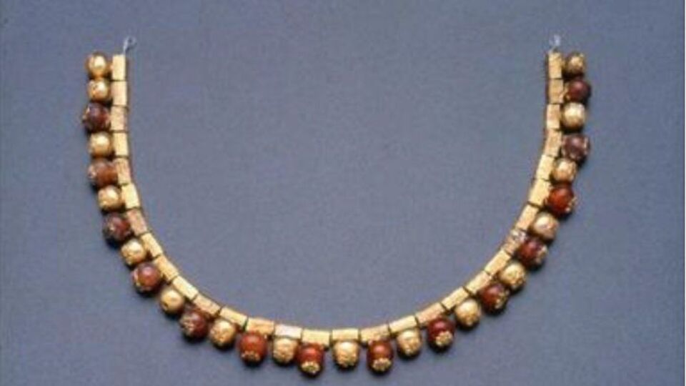 2700 yıllık kolye Anadolu Medeniyetleri Müzesi'nde