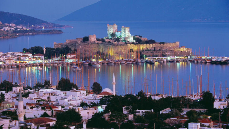 Bodrum Belediyesi'nden 1 metrelik banklar