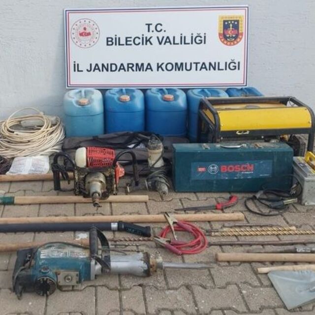 Kaçak kazı yaparken suçüstü yakalandılar