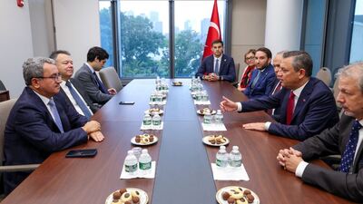 Özel, New York'ta Türkevi'ni ziyaret etti