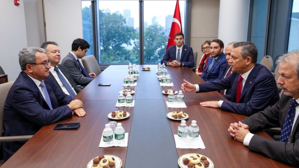 Özel, New York'ta Türkevi'ni ziyaret etti