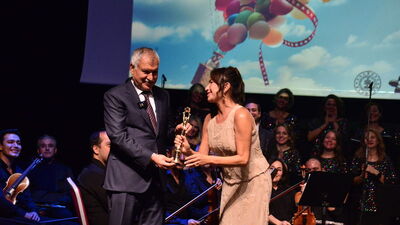 Demet Akbağ ile Uğur Polat'a Onur Ödülü