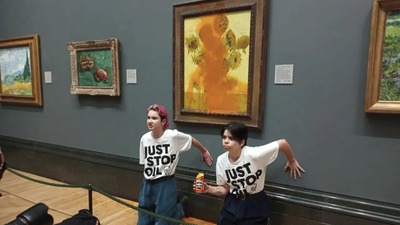 Van Gogh tablosuna çorba atanlara hapis cezası