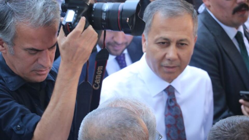 Bakan Yerlikaya: 5 bin 900 göçmen kaçakçısı tutuklandı