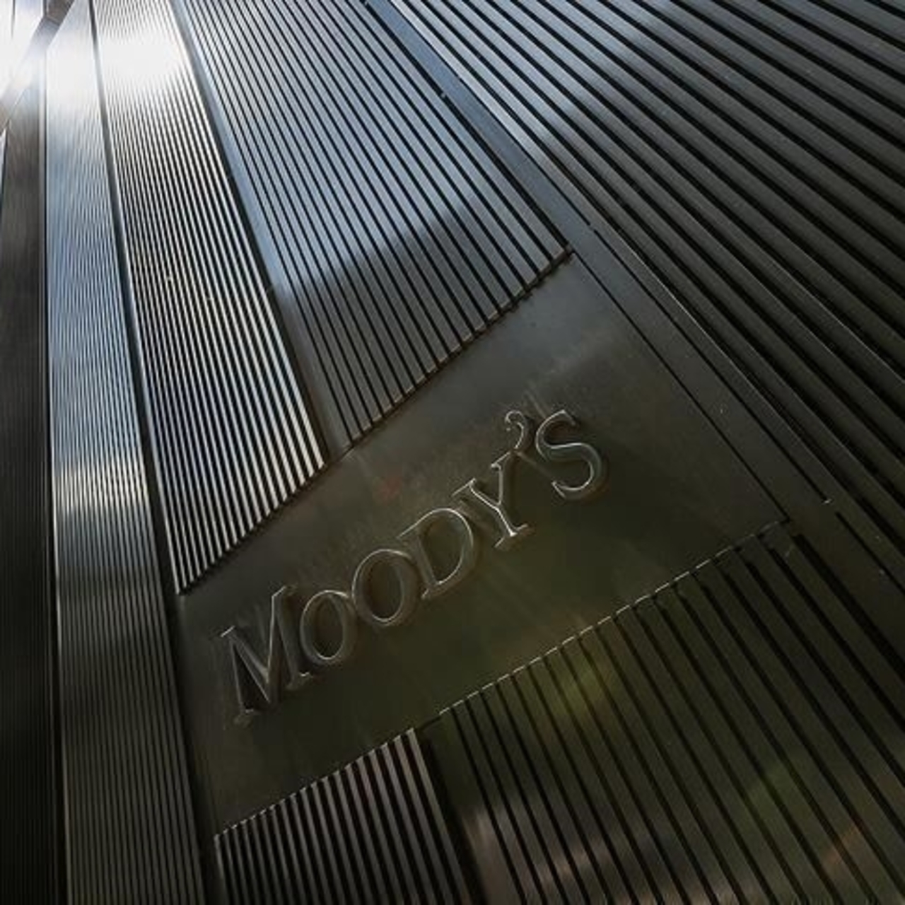 Moody's İsrail'in kredi notunu düşürdü