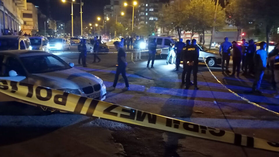 Silahlı kavgada baba ve 4 çocuğu yaralandı