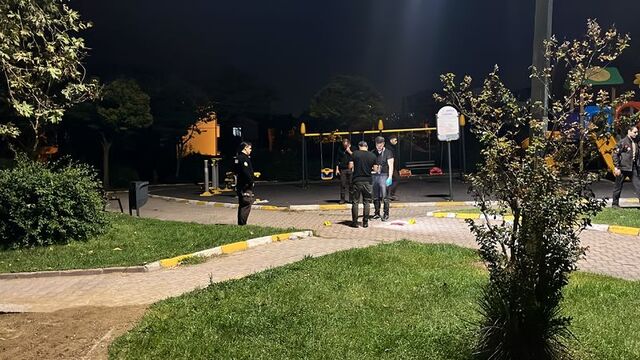 Parkta çıkan silahlı kavgada gözünden vuruldu!