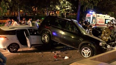 Önce zincirleme kaza, sonra kavga! O anlar kamerada