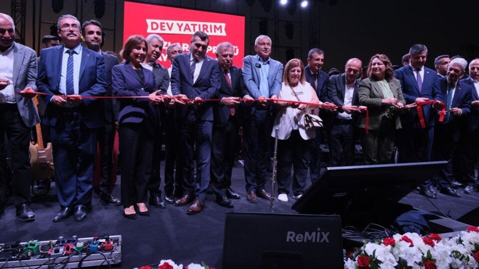 Adana'da bakımevi ve köprü açılışı