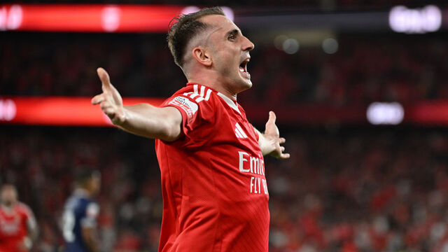 Kerem Portekiz'de yine sahnede!