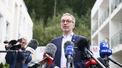 Avusturya'da seçim sonuçlarından aşırı sağ birinci çıktı!