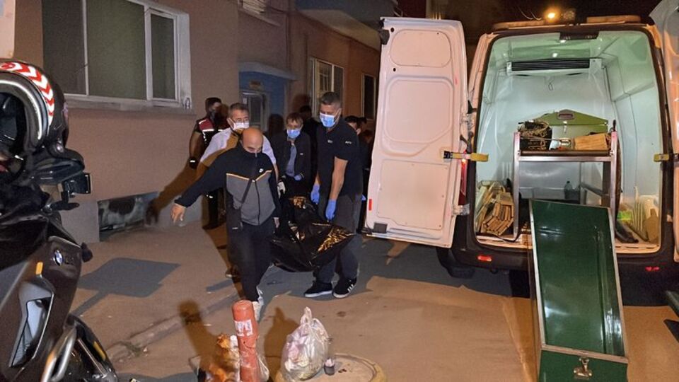 Çöp dolu evinde ölü bulundu