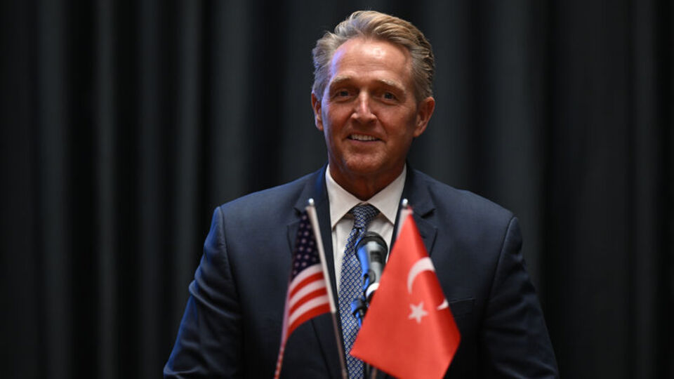 ABD'nin eski Ankara Büyükelçisi, Harris'i destekliyor