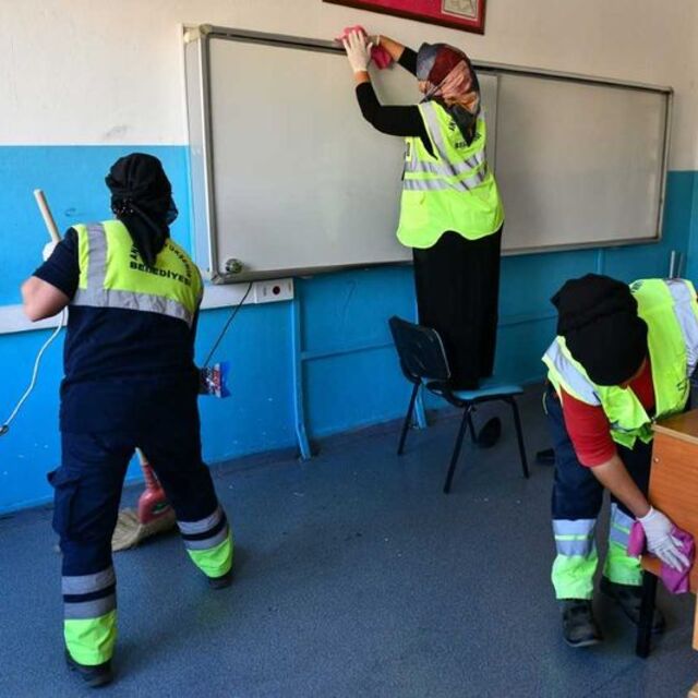Ankara Büyükşehir 48 okulu temizledi